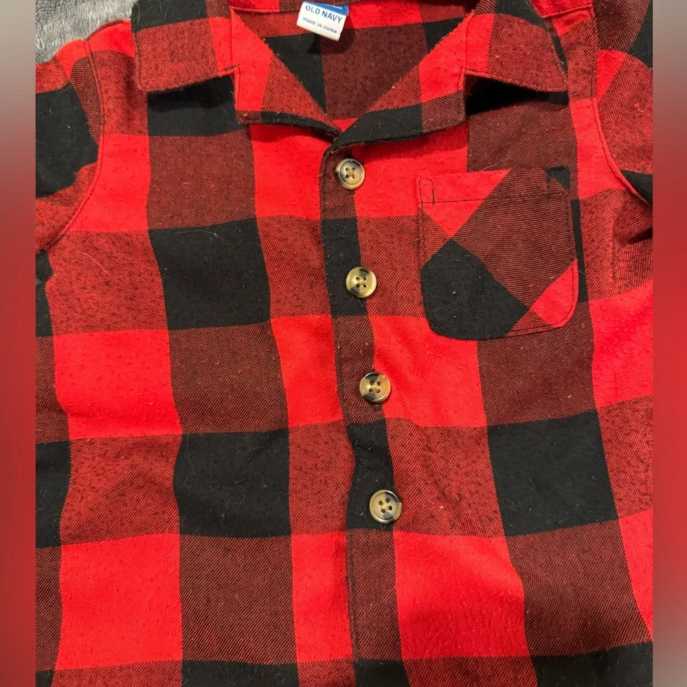 Old Navy 6-12M flannel pajama set
